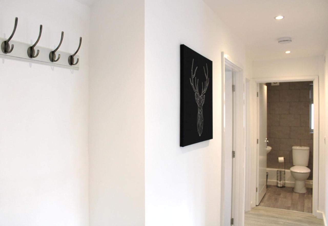 - Private Flat With Parking 09